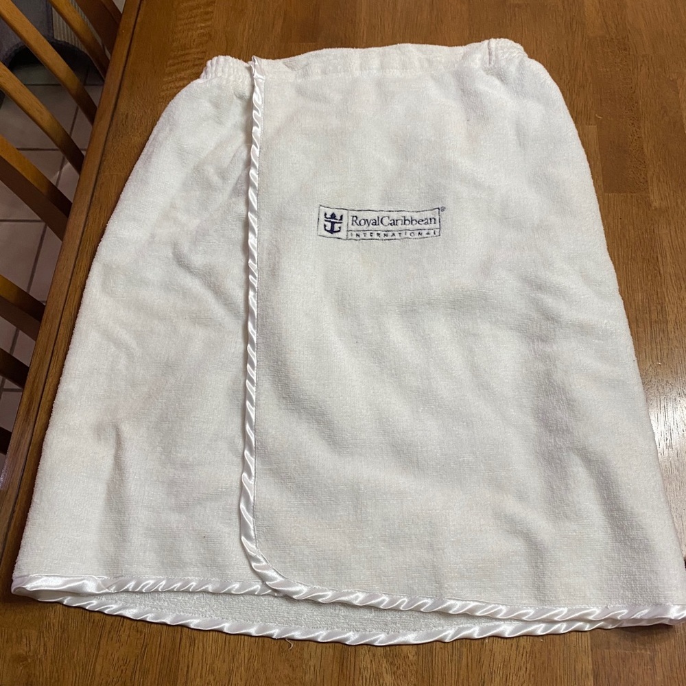 royal caribbean white wrap robe